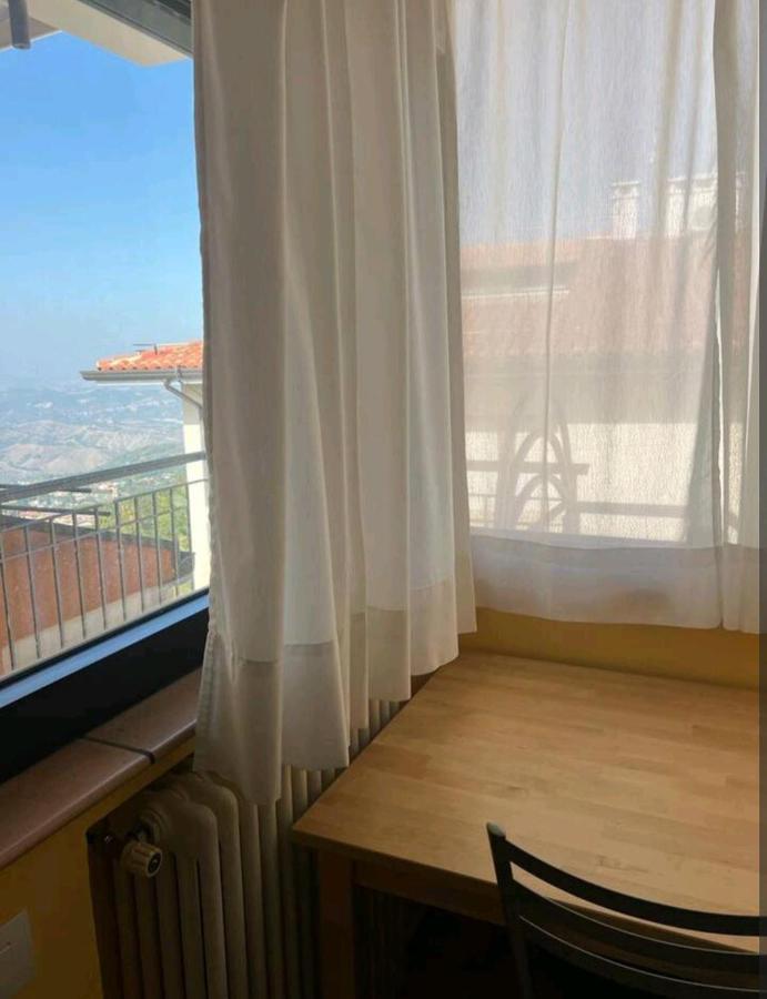 Above The Sky - Flying Apartment San Marino Buitenkant foto