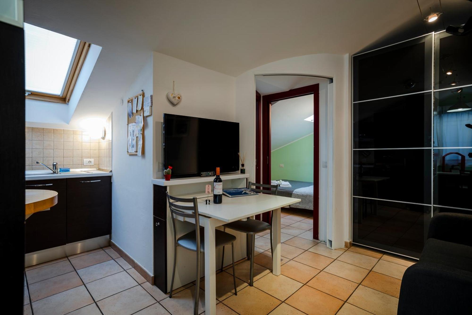 Above The Sky - Flying Apartment San Marino Buitenkant foto